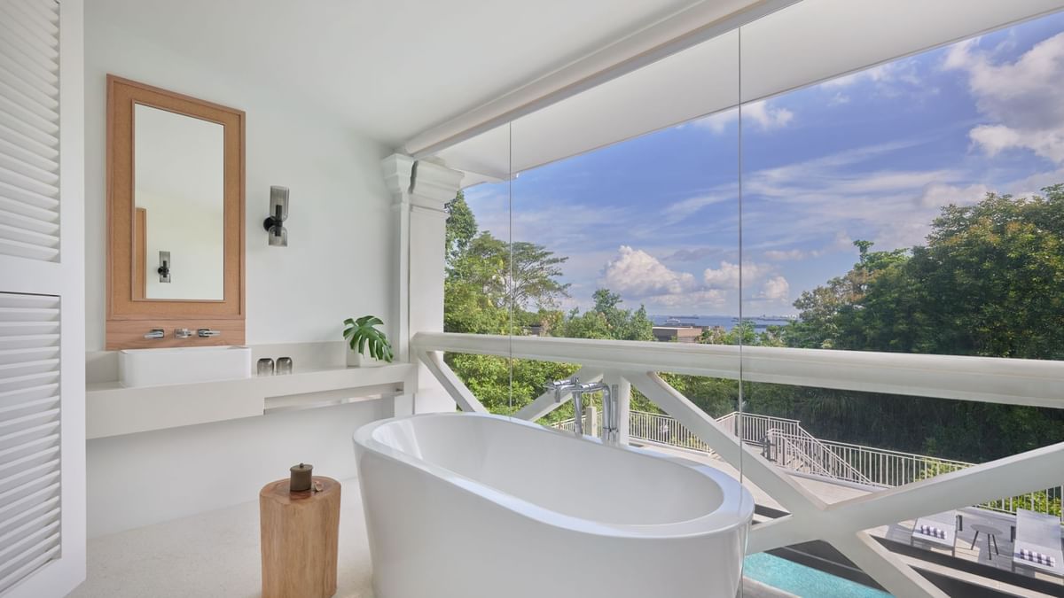 junior suite bathroom