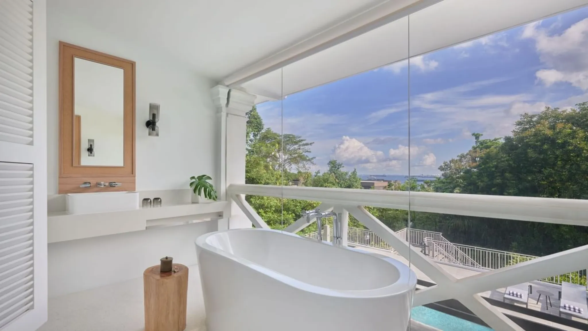 junior suite bathroom