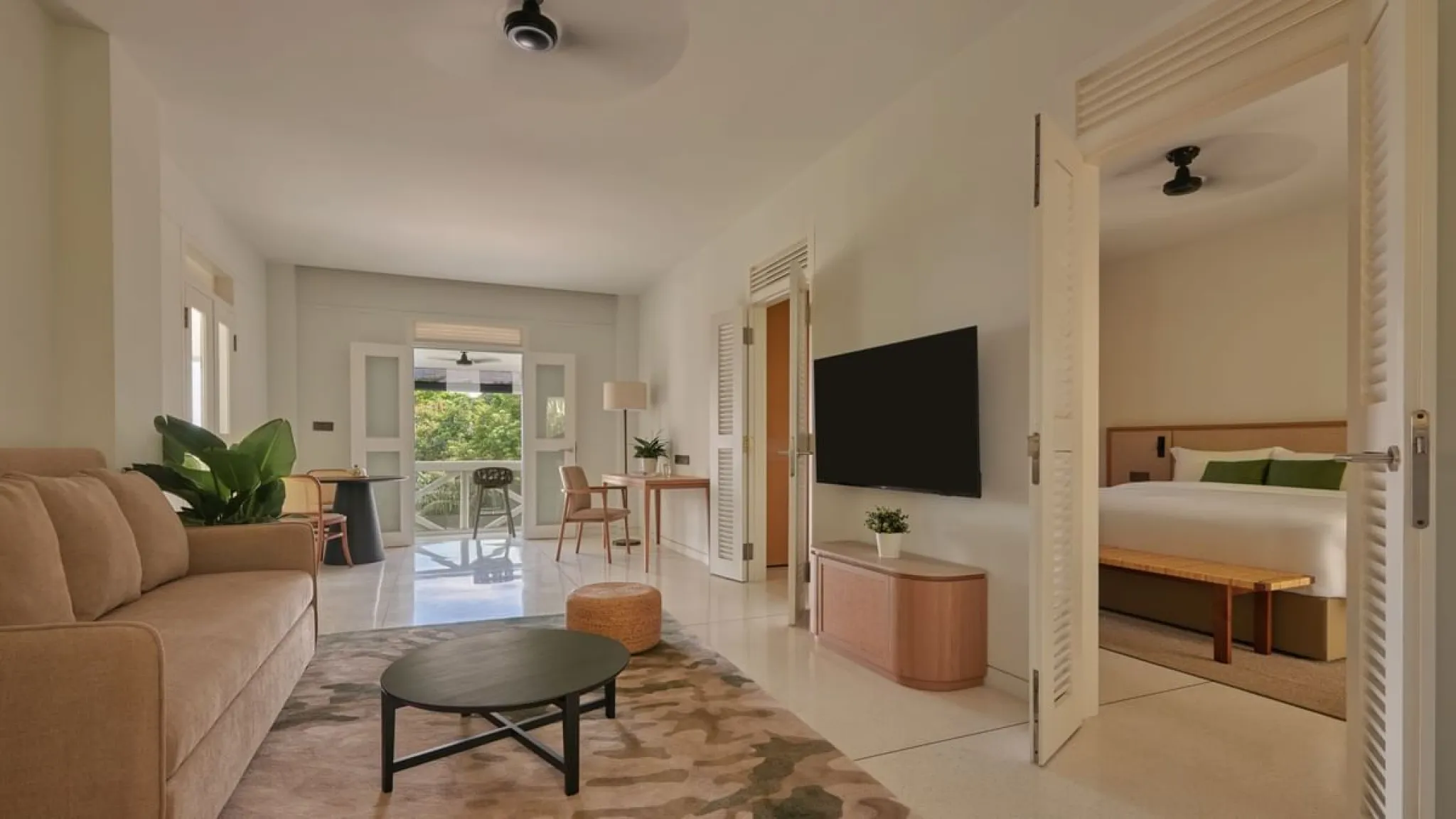 junior suite living room