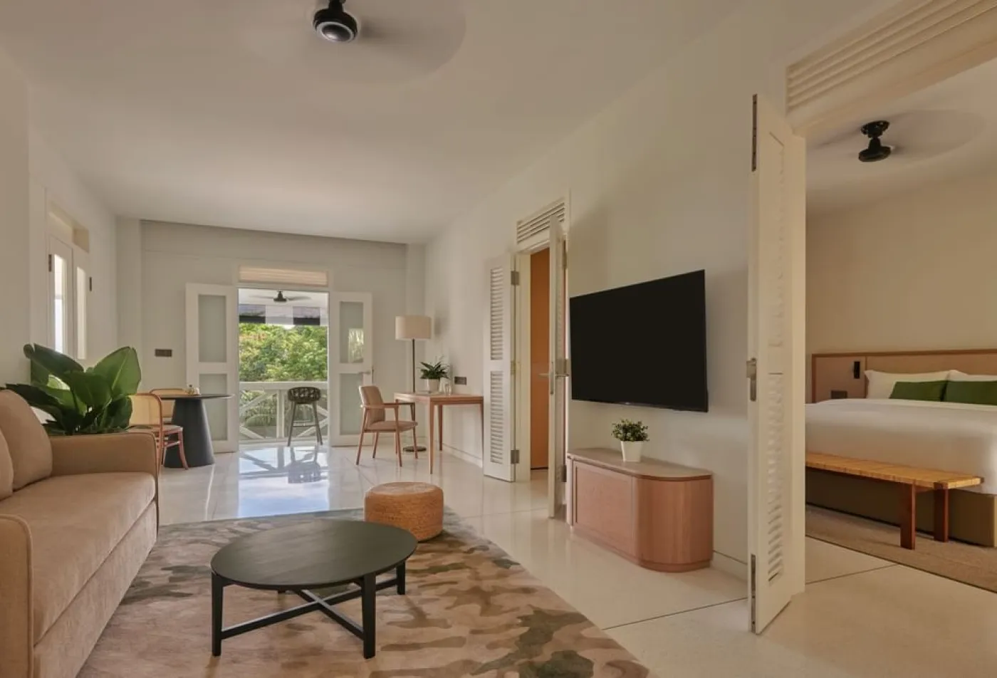 junior suite living room